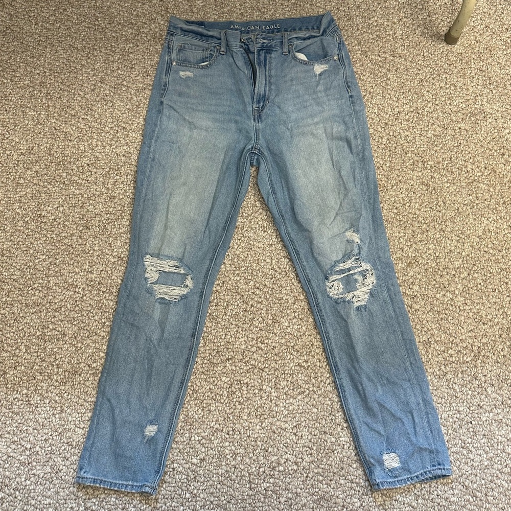 American Eagle, mom Jean light wash